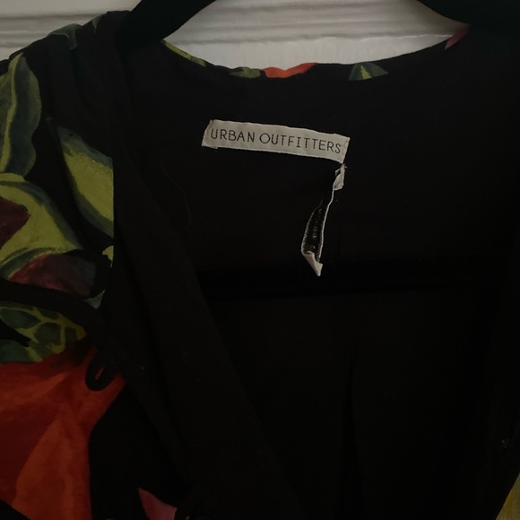 Urban Outfitters minidress with tropical floral pattern. - Picture 4 of 4